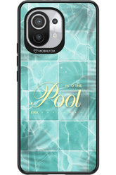 Into the Pool - Xiaomi Mi 11 5G