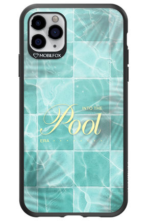 Into the Pool - Apple iPhone 11 Pro Max