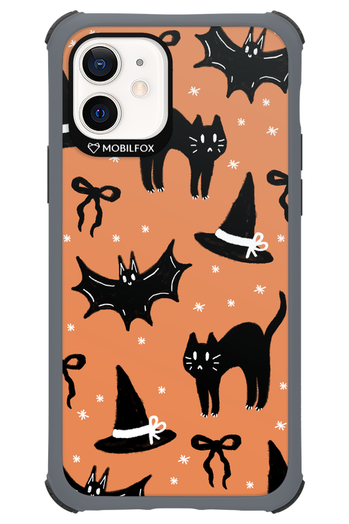 Cat & Bat - Apple iPhone 12