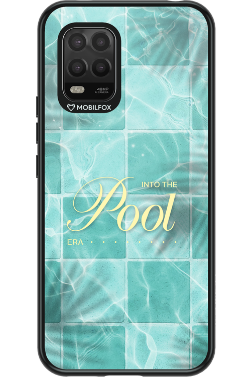 Into the Pool - Xiaomi Mi 10 Lite 5G