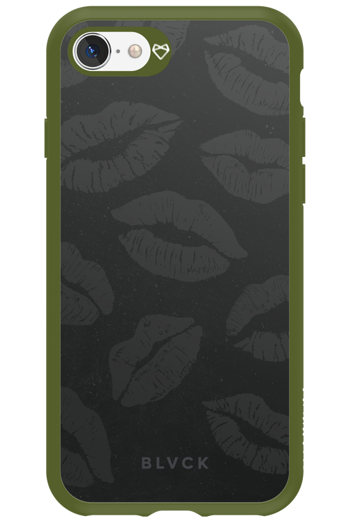 Dark Lips - Apple iPhone 8